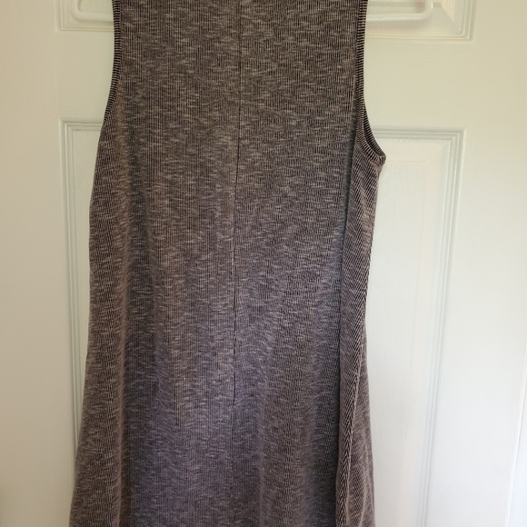Alya dress Size Small - Picture 4 of 4